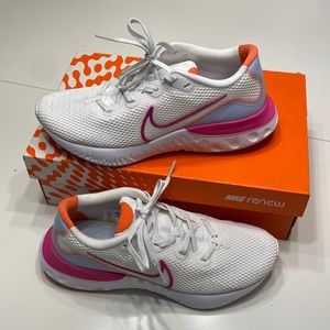 Nike Renew Run WMNS 8.5 Summit White Ember Glow worn once
